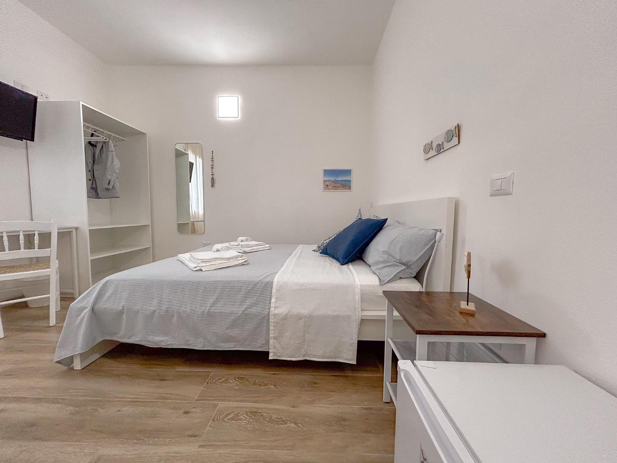 La Marina - Rooms In Стинтино Екстериор снимка