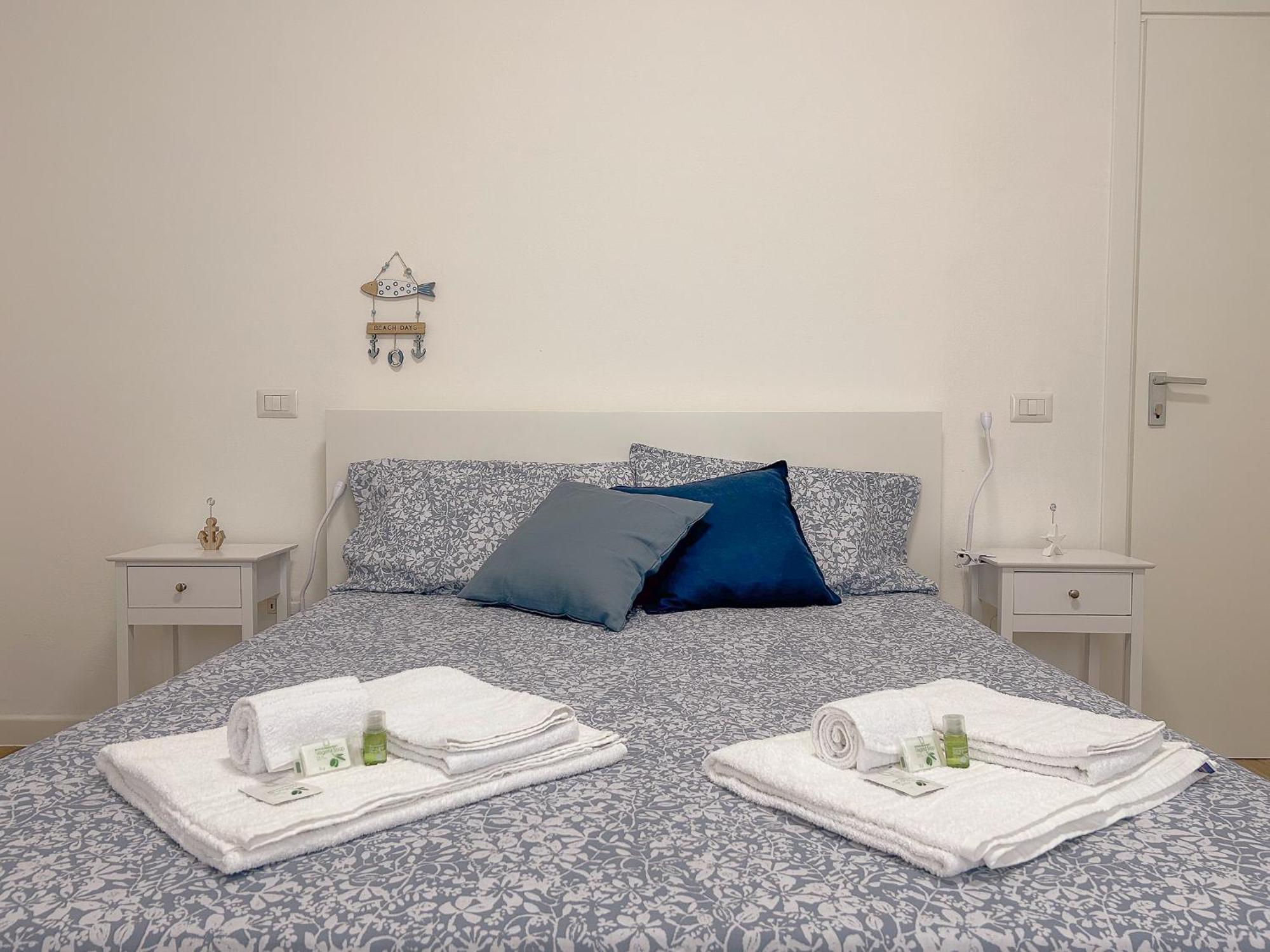 La Marina - Rooms In Стинтино Екстериор снимка