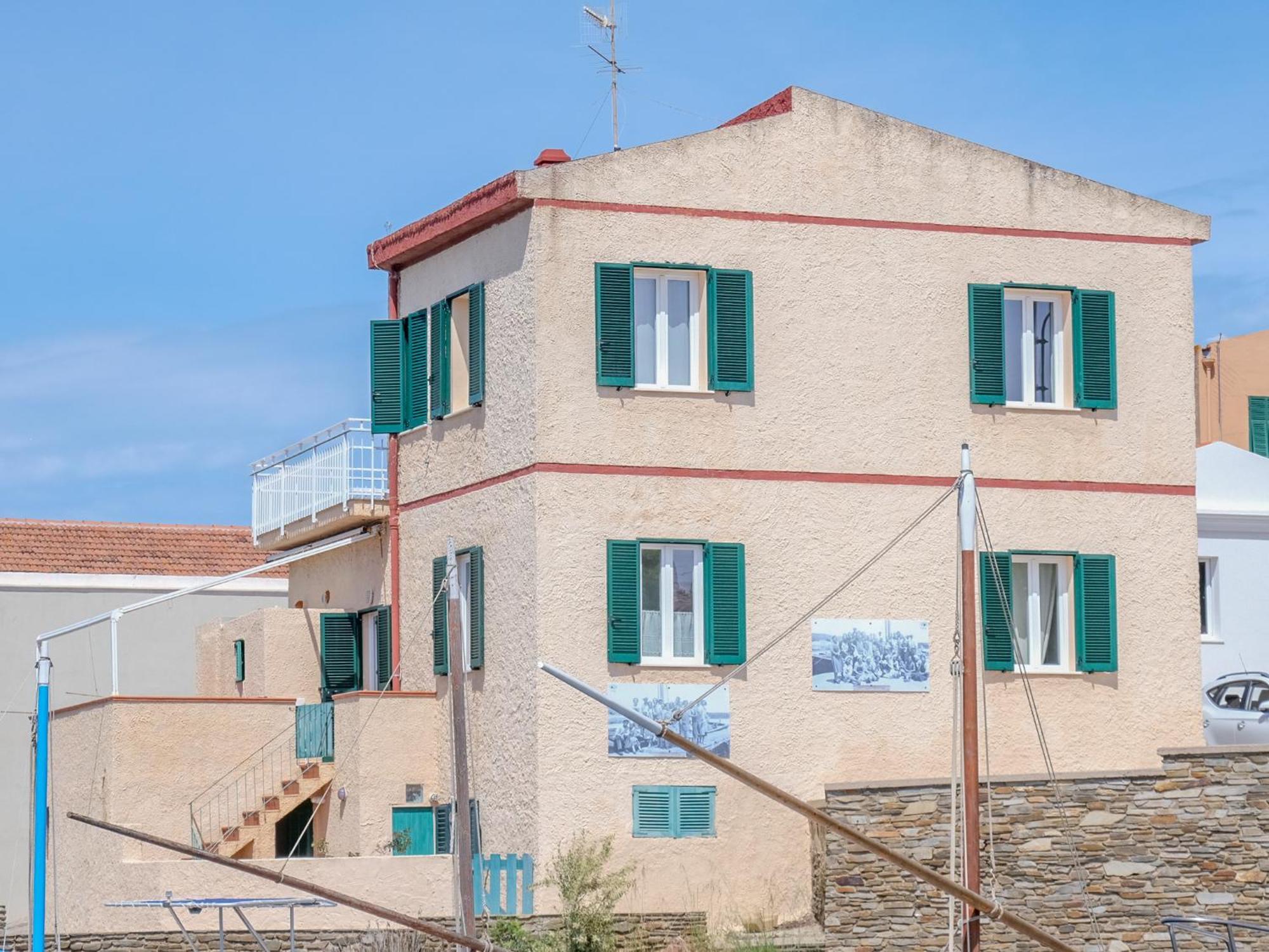 La Marina - Rooms In Стинтино Екстериор снимка