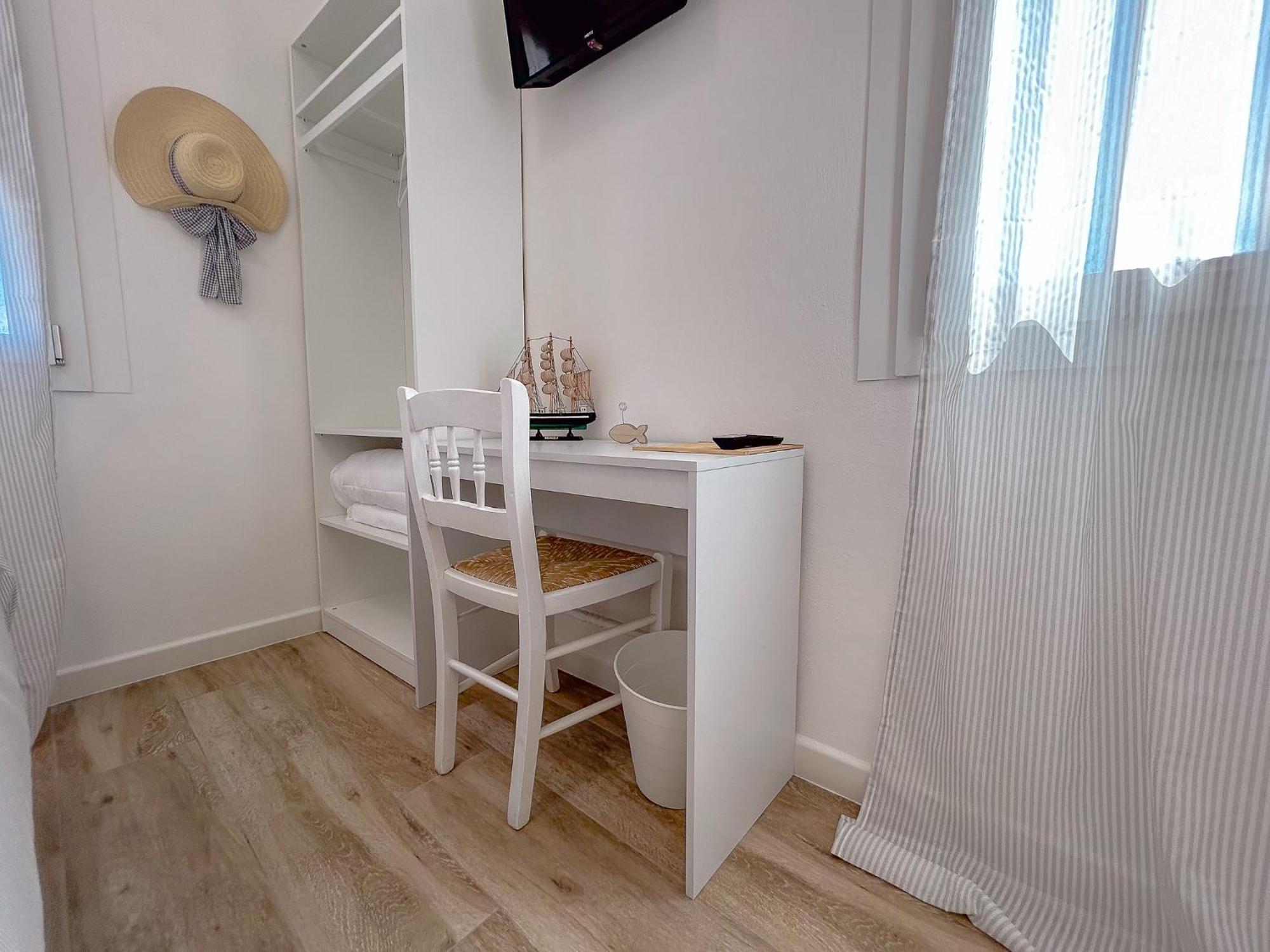 La Marina - Rooms In Стинтино Екстериор снимка