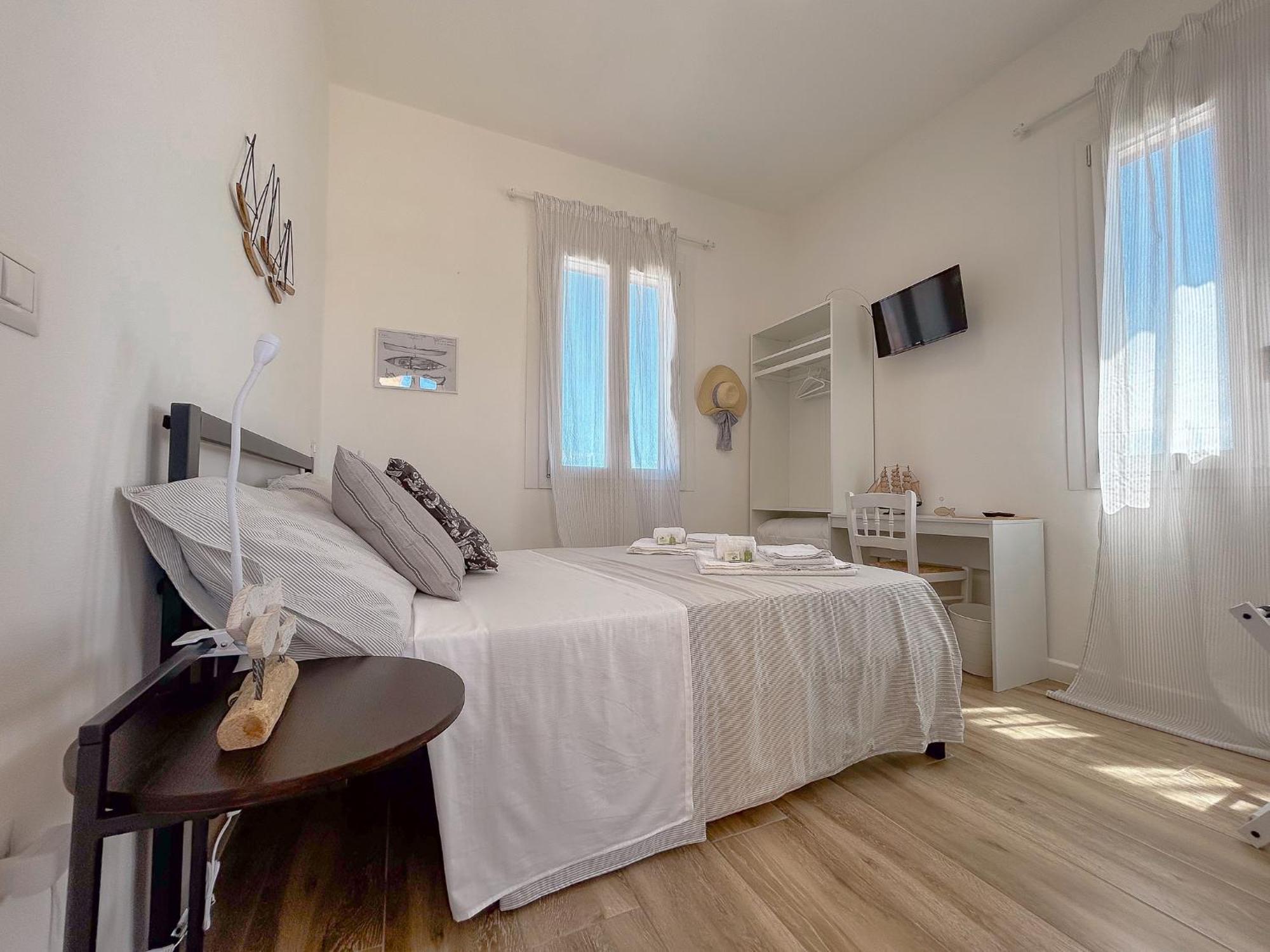 La Marina - Rooms In Стинтино Екстериор снимка