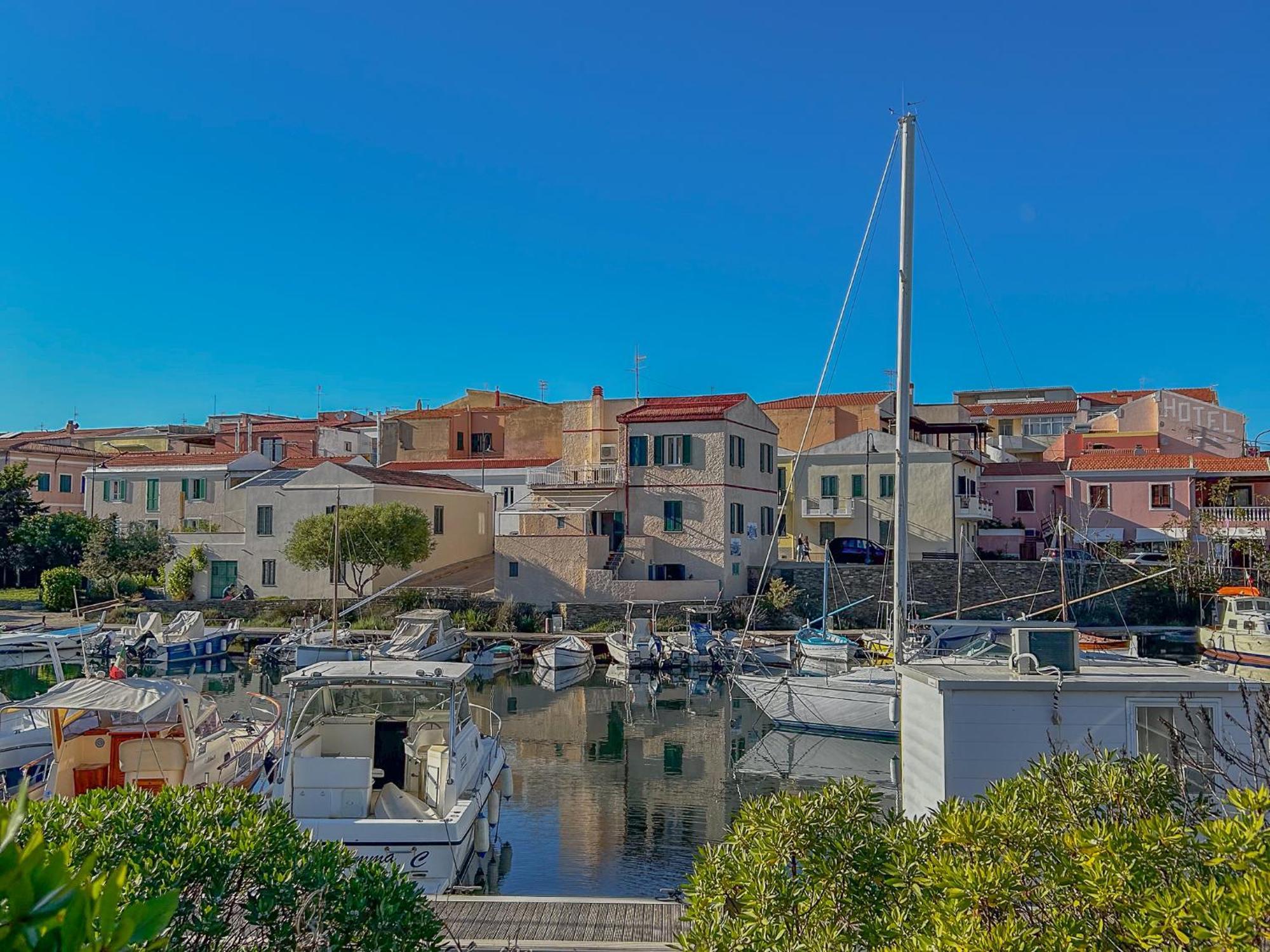 La Marina - Rooms In Стинтино Екстериор снимка