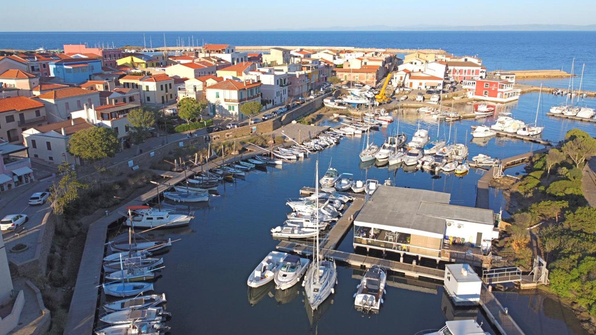 La Marina - Rooms In Стинтино Екстериор снимка