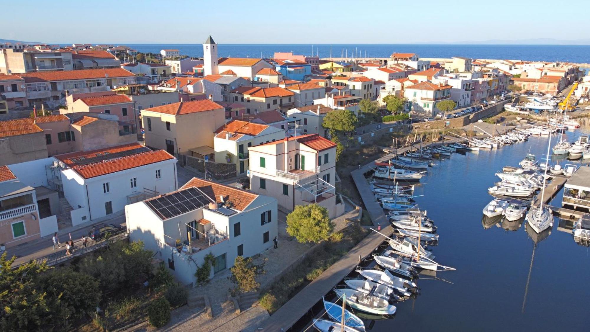 La Marina - Rooms In Стинтино Екстериор снимка
